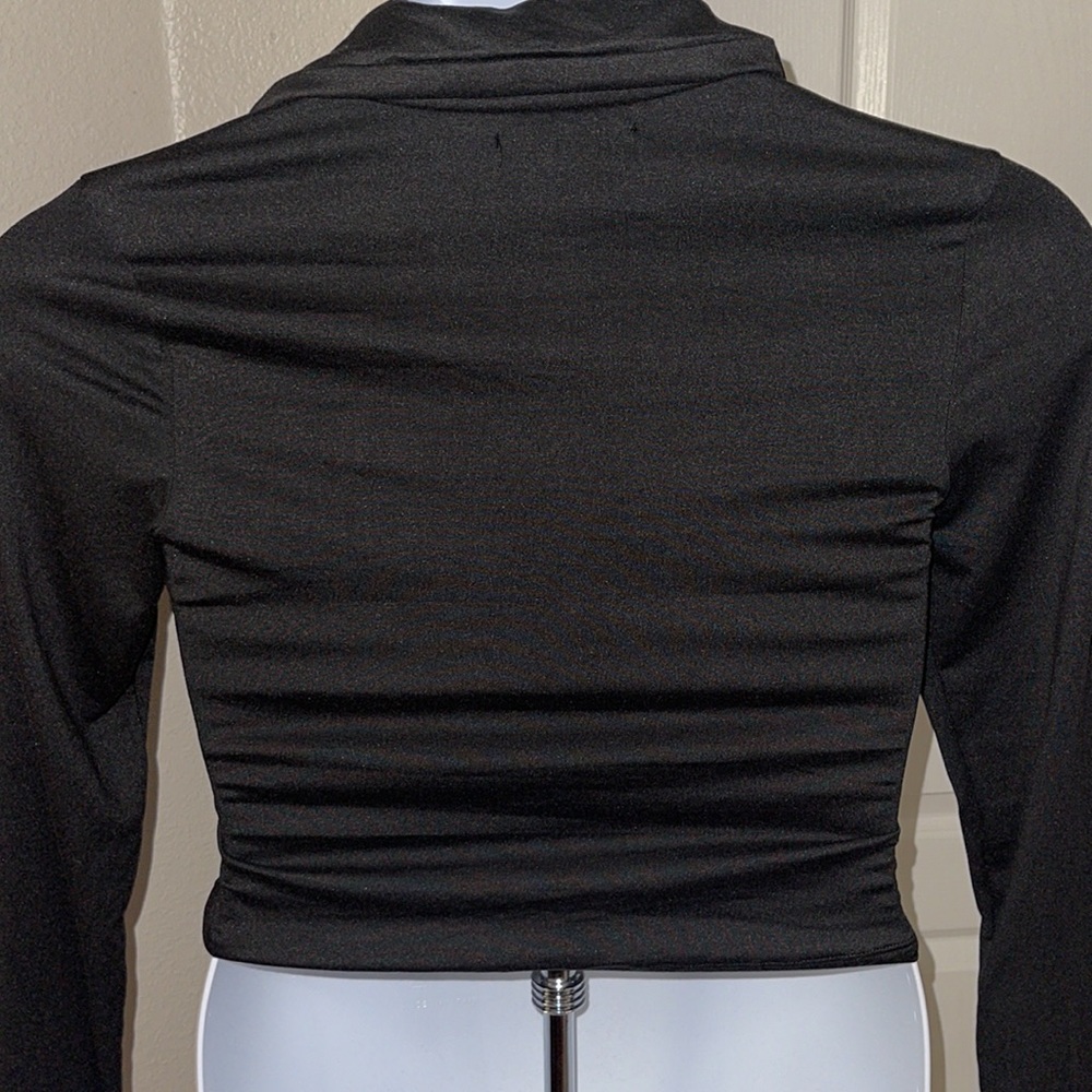 Cute Crop with Rhinestone Closure - Picture 5 of 7